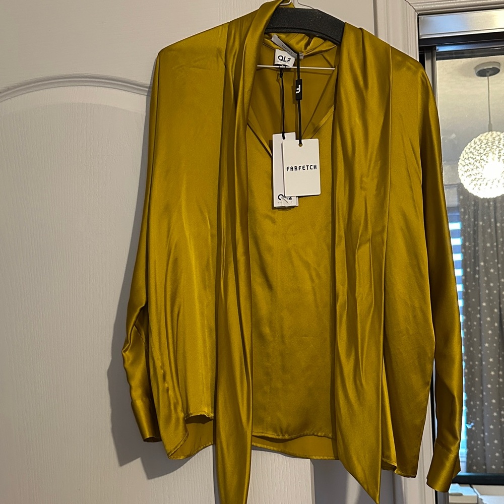 QL2 blouse 100% Silk